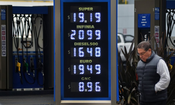 Consumidores atentos a las consecuencias que provocarán los nuevos incrementos de los combustibles