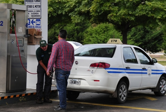 Expendedores reclaman más tiempo para informar cambios de precios de combustibles