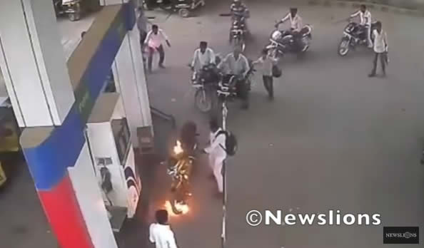 Grave accidente por cargar nafta a motociclista sin bajar del rodado