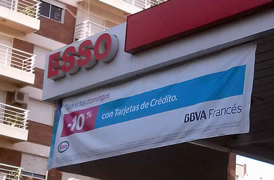 Tras los aumentos de precios, se acentúa la utilización de descuentos por pagar la nafta con tarjetas