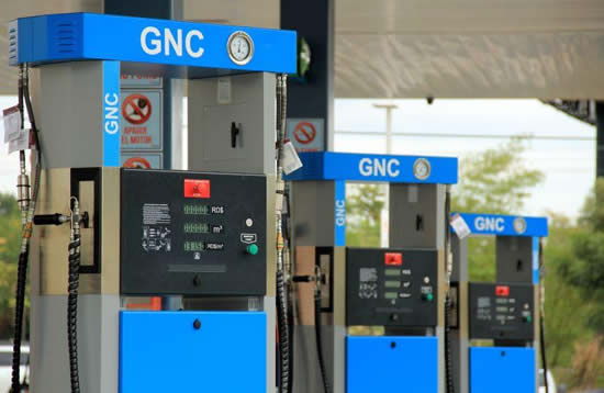 Con los aumentos programados de la nafta, se revaloriza la opción del GNC