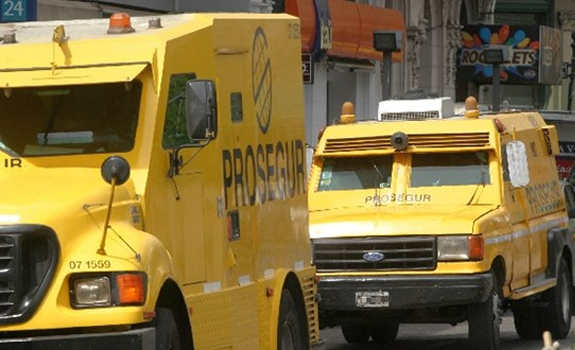 Establecen requisitos para Estaciones de Servicio que trasladan dinero a través de transportadora de caudales