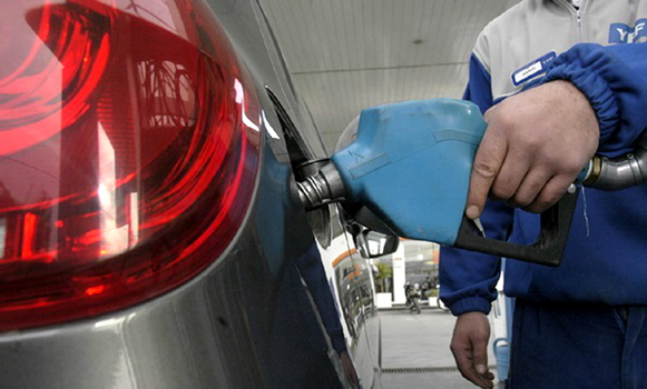 Se suman voces a favor de la reforma del componente impositivo de los combustibles