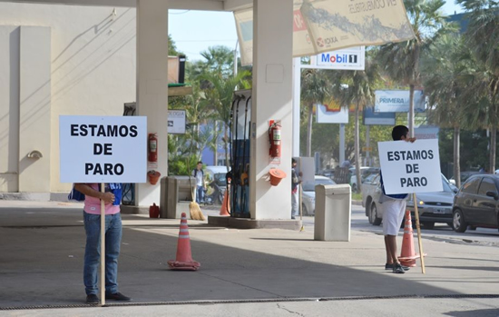 Acuña confirmó que no habrá carga de combustibles durante el Paro General
