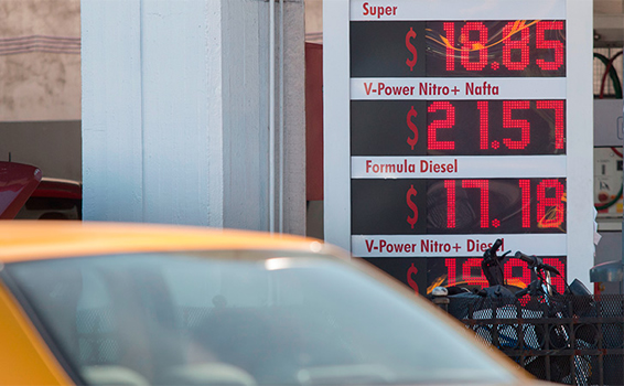 Especialistas analizan qué sucederá con el precio de los combustibles