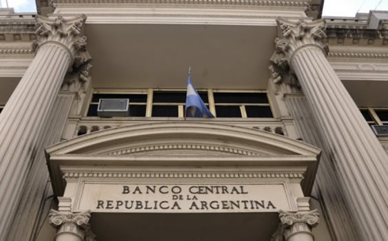 El BCRA convocó a Estaciones a implementar medios de pagos alternativos
