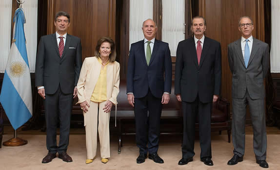 Especialistas en derecho tributario buscan declarar la inconstitucionalidad del Impuesto al Cheque