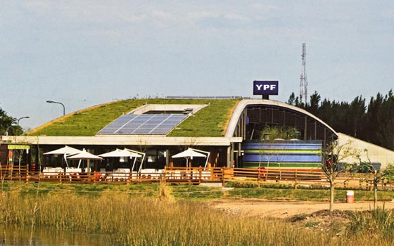 Paneles solares en Estaciones de Servicio: Un recurso muy efectivo para bajar costos