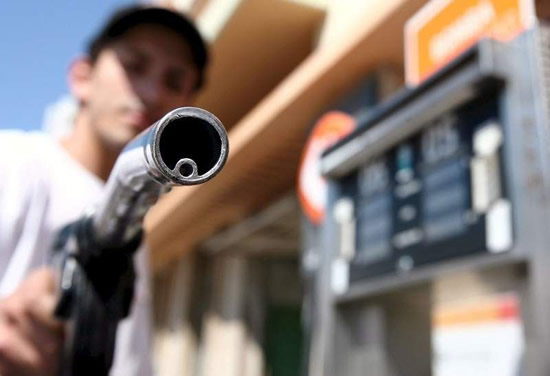 Trabajadores advierten despidos por “goteo” en las Estaciones de Servicio