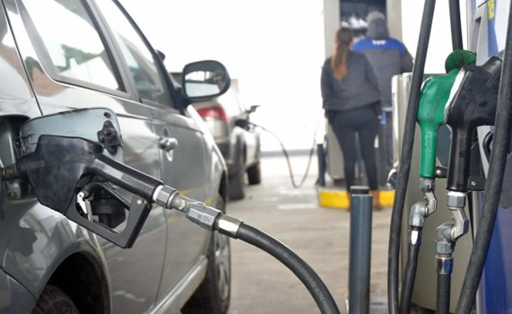 Un informe del Gobierno asegura que la demanda de combustibles crecerá durante el resto del año