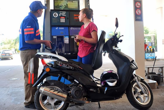 Buenos Aires reglamentó el decreto que obliga a las Estaciones de Servicio a controlar a los motociclistas