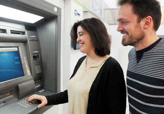 Instalarán cajeros automáticos propios de las Estaciones de Servicio en todo el país