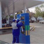 Los consumidores arremeten contra el aumento en el precio de los combustibles