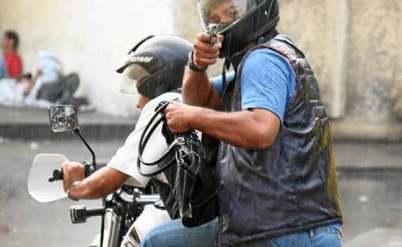 A pesar de las normas, los motochorros siguen azotando a las Estaciones de Servicio