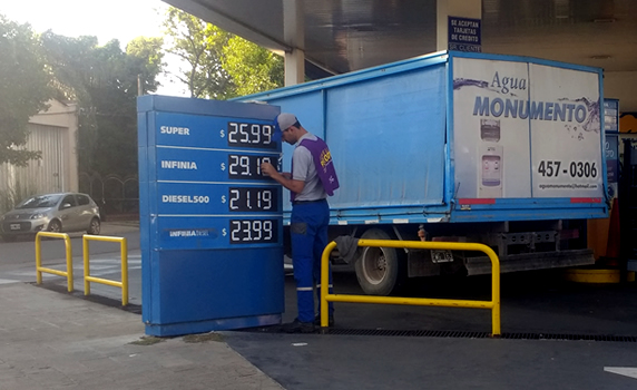 El aumento de precios de YPF fue el mismo en todo el país y no segmentado por regiones