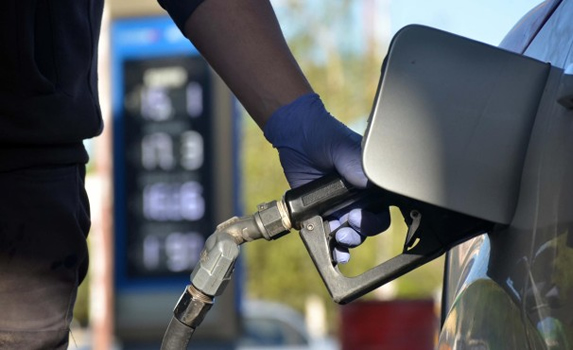 Los consumidores se quejan por las subas de las naftas