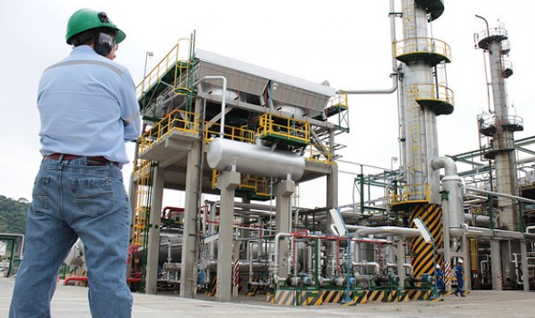 Fuerte descenso de la producción de combustibles