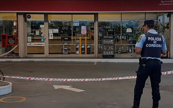 Los motochorros atacan: Ya no solo roban, ahora también disparan