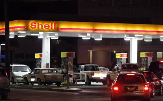 Shell trabaja para desterrar las filas de autos en sus Estaciones de Servicio