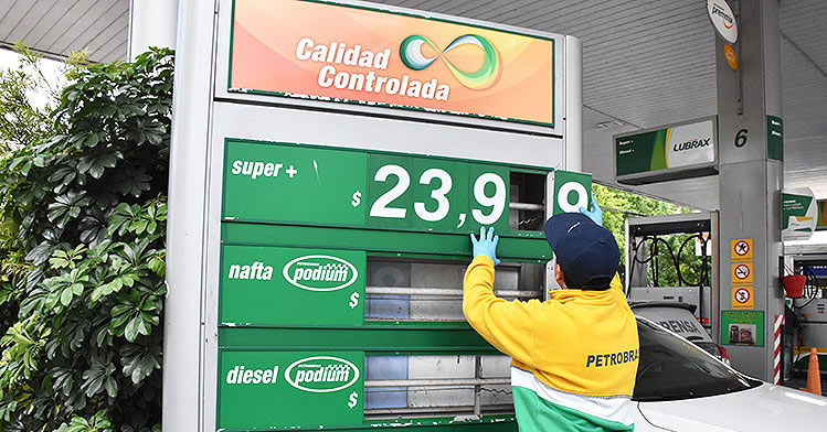 Un nuevo componente en la estructura impositiva de los combustibles augura un inminente aumento en el surtidor