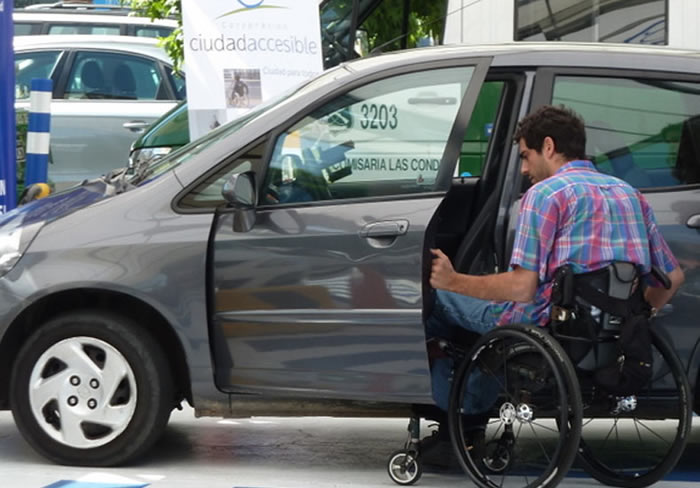 Proponen que personas con discapacidad sean eximidas del impuesto a los combustibles