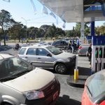 Argentina entre los países con menor cantidad de Estaciones de Servicio por autos