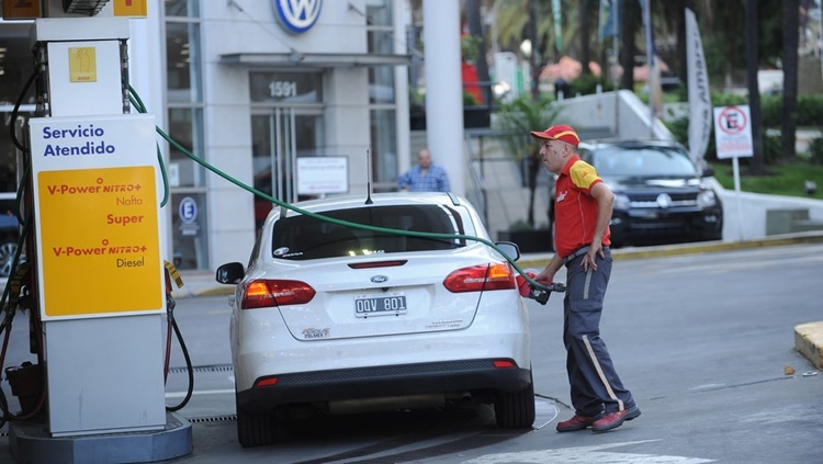 A pesar de los aumentos, las Estaciones deben vender cada vez más combustibles para afrontar los salarios