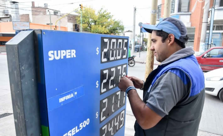 Especialistas energéticos opinan sobre el futuro de los precios de los combustibles
