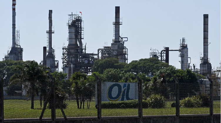 YPF ve reducida sus posibilidades de  quedarse con Oil por no haber ofertado en bloque