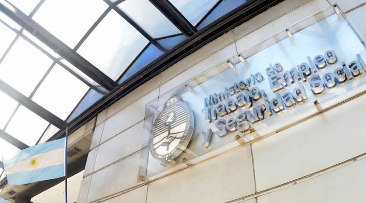 Sin acuerdo por los sueldos, CECHA y el Sindicato pasaron a cuarto intermedio