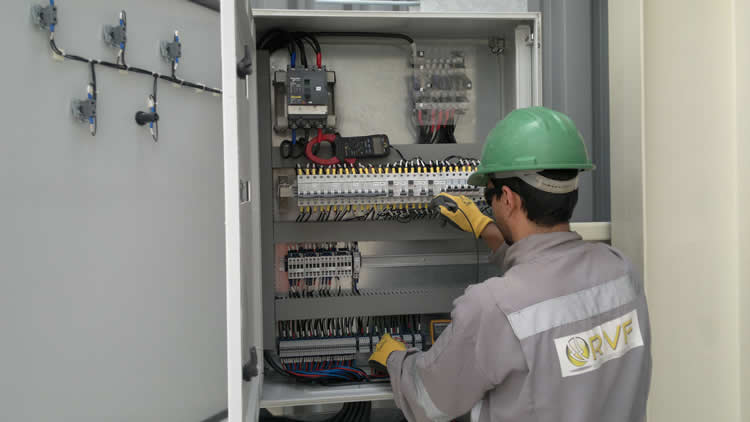 Estaciones de Servicio se pliegan masivamente a programas para reducir el costo de la electricidad