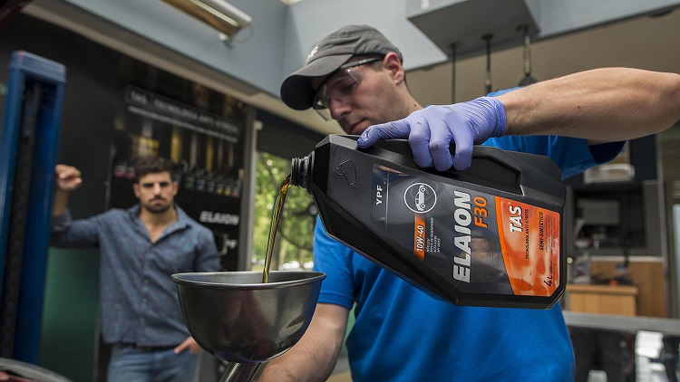 Con promociones y servicios diferenciados, YPF revitaliza su negocio de lubricantes