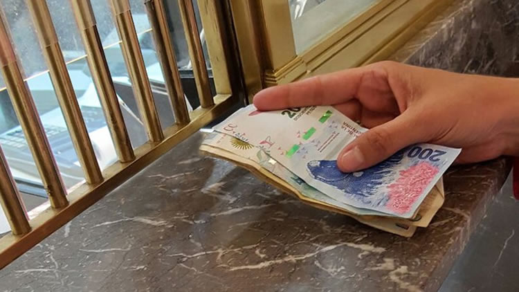 La banca oficial no tendría en sus planes aplicar el cobro de comisiones por depósito en efectivo