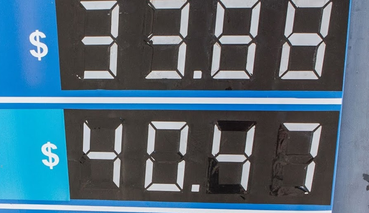 Analizan un mecanismo para evitar nuevas subas en los precios de los combustibles