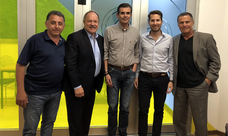 Empresa líder en pagos móviles interesada en desarrollar una plataforma para Estaciones de Servicio