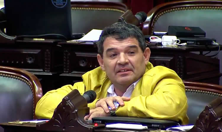 El Bolsonaro argentino pregona una Ley en defensa de las Estaciones de Servicio