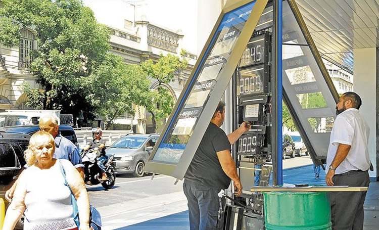 Oficial: Se derrumbó el consumo de combustibles en las Estaciones de Servicio