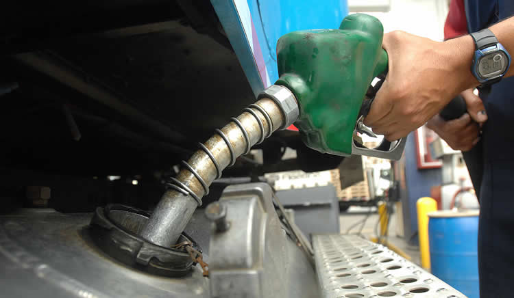 Diputado de Cambiemos pide declarar insalubre el expendio de combustibles en Estaciones de Servicio