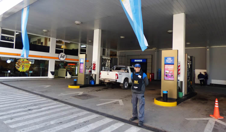 Determinan el tope indemnizatorio para empleados de Estaciones de Servicio YPF