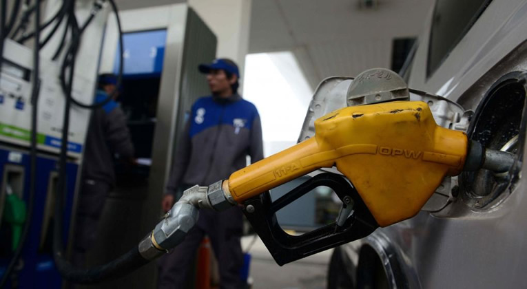 Advierten que el problema del precio de los combustibles no es el crudo, sino el Estado Nacional