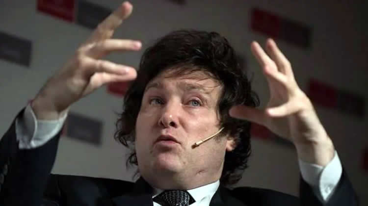 Milei: “Si los estacioneros independientes quieren vender más naftas, deben bajar el precio”