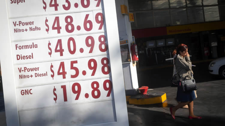 Shell baja el precio de sus combustibles