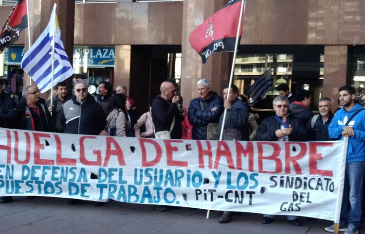 Trabajadores de Petrobras/Montevideo Gas inician huelga