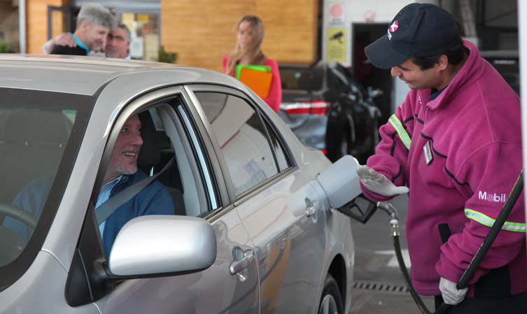Advierten sobre una “canibalización entre estacioneros” por la caída en las ventas
