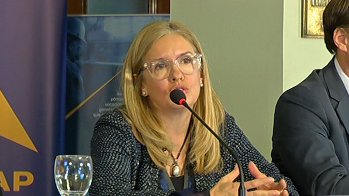 Congelan precios de combustibles hasta fin de año