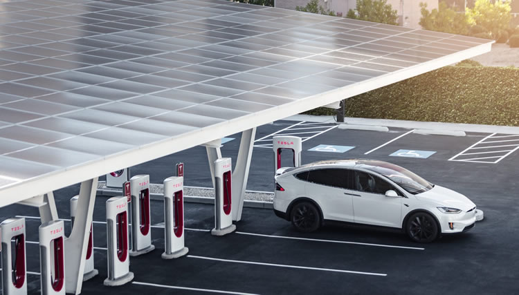 La Estación de Servicio del futuro ya llegó: energía solar y capaz de cargar 24 autos eléctricos al mismo tiempo