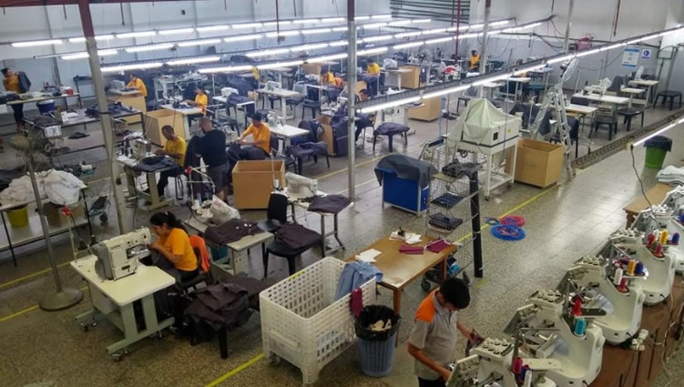 Vestir a las Estaciones de Servicio vía web: trabajan para habilitar un sistema de pedidos digital