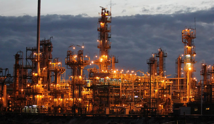 “Empate técnico” entre importar o refinar combustible.