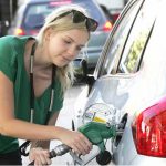 El espacio de Alberto Fernández rechaza el autoservicio de combustibles