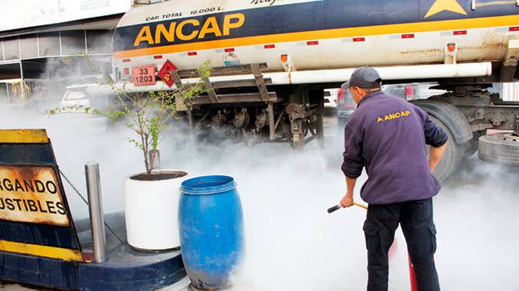 Simulacro de derrame con incendio en estación ANCAP mostró cómo actuar en caso de accidente real